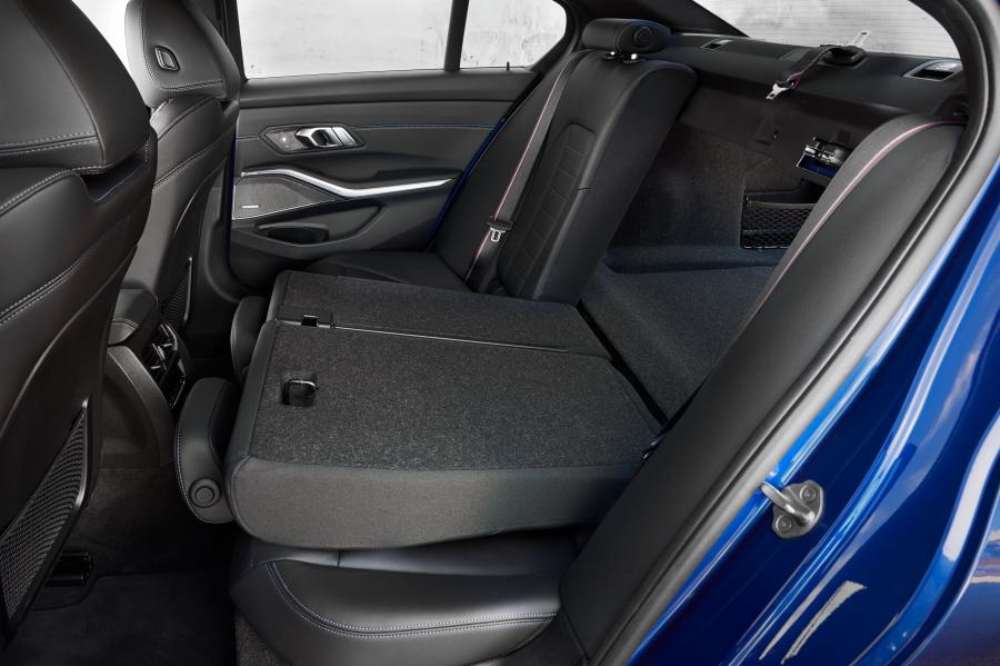 Интерьер BMW 330i M Sport (G20) 2019 года  (WW) (фото 193 из 284)